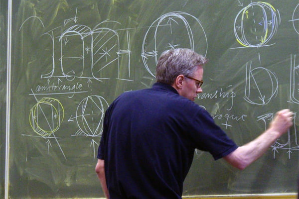 Frank E. Blokland drawing on the blackboard at the KABK
